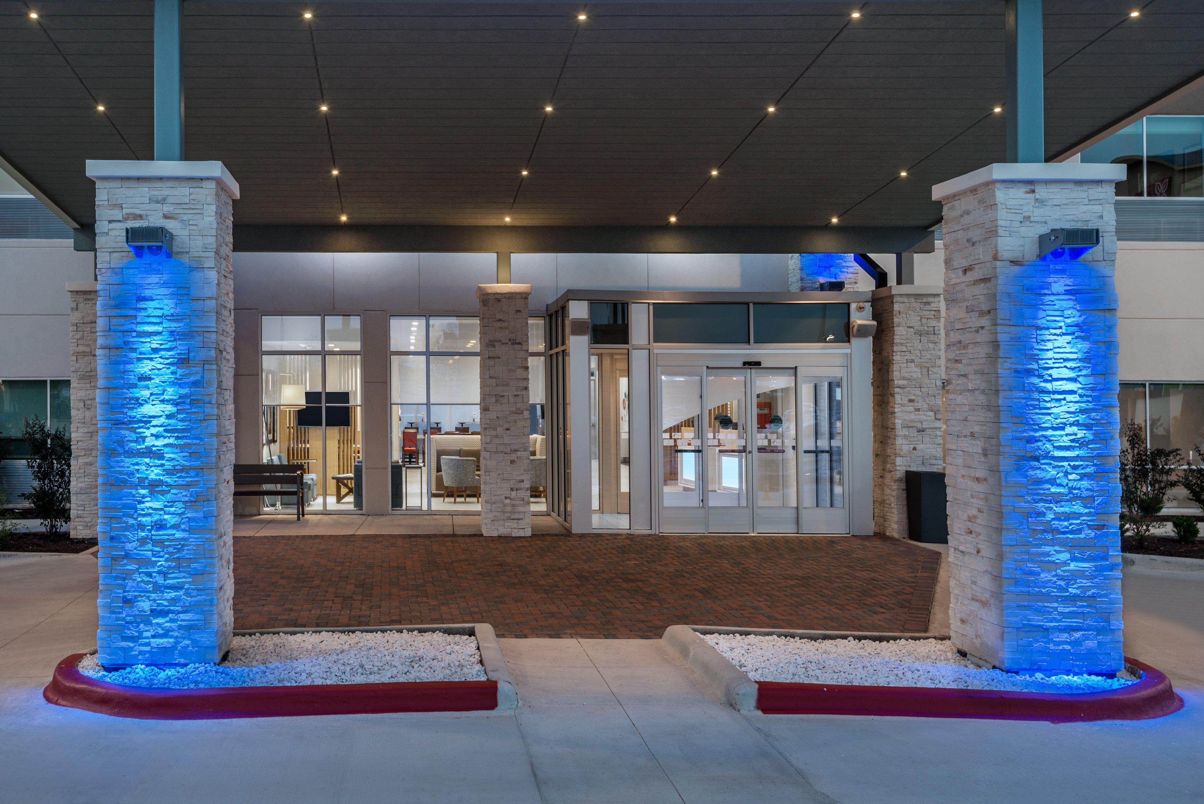 Holiday Inn Express & Suites Bryan - College Station By Ihg Exterior foto