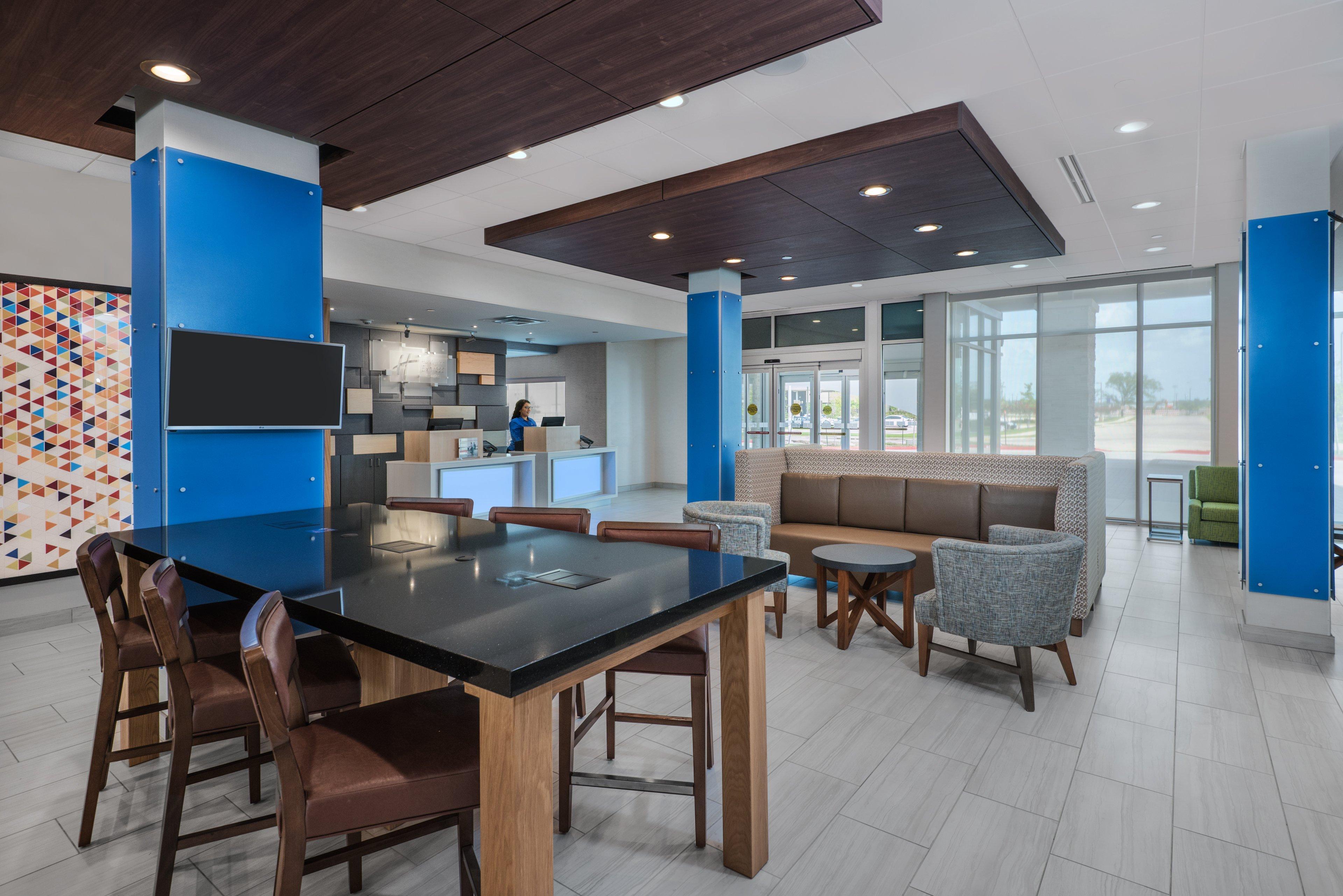 Holiday Inn Express & Suites Bryan - College Station By Ihg Exterior foto