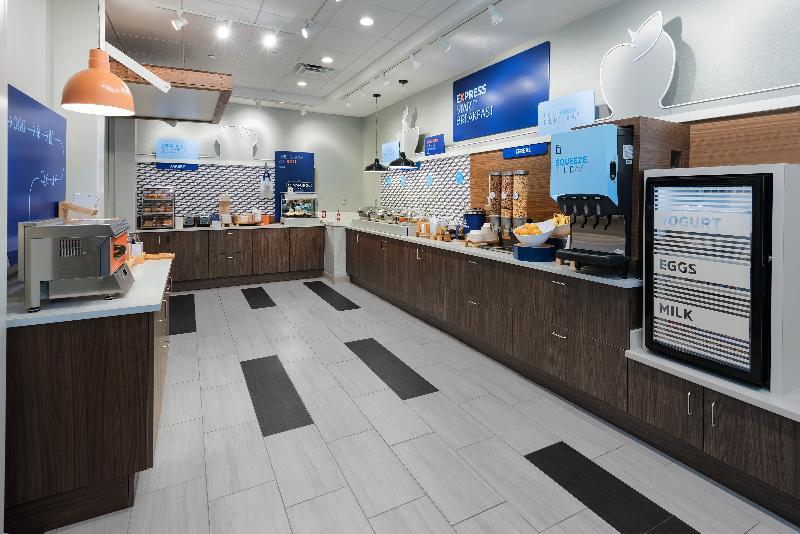 Holiday Inn Express & Suites Bryan - College Station By Ihg Exterior foto